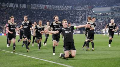 Ajax na 22 jaar weer bij laatste vier