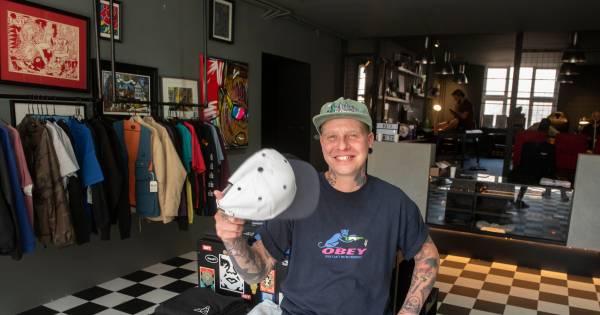 Gewapende overval op tattooshop in Harderwijk; vluchtende dader komt niet ver .